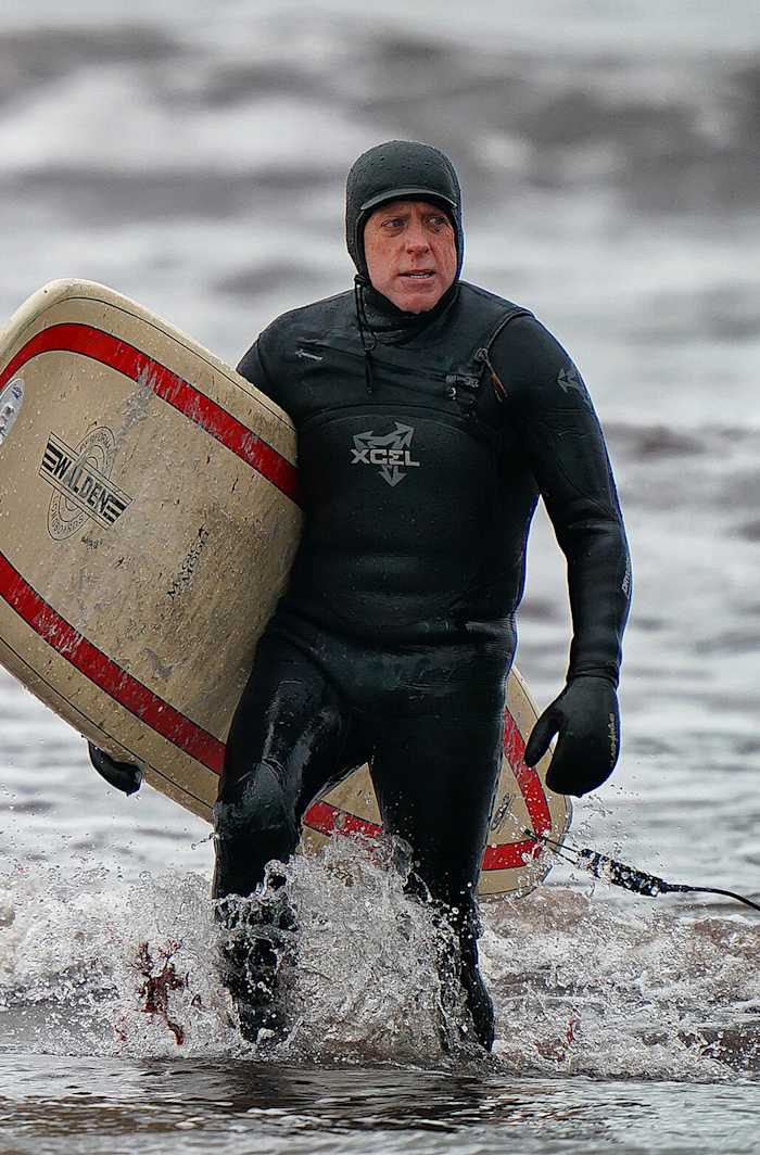 ron-lees-surfing